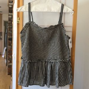 🌻Tank top peplum smocked black and white plaid size Large.